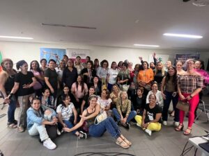 65492_inicio-con-exito-el-ciclo-de-conferencias-con-paola_1024x600