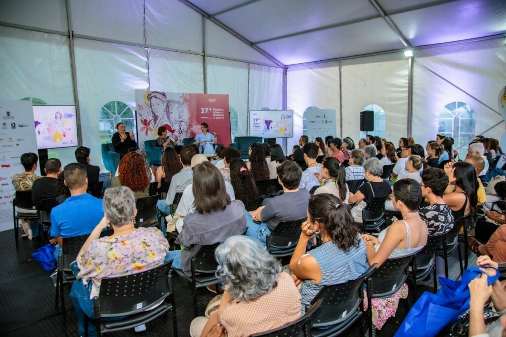 Se cumplen 10 años de Charlas de la Tarde: «el espacio de reflexión y conversación de los Eventos del Libro de Medellín»