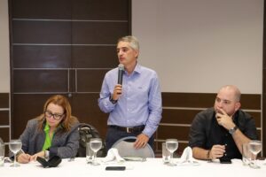 encuentro_diputados_11-22-at-1.03.18-PM-3